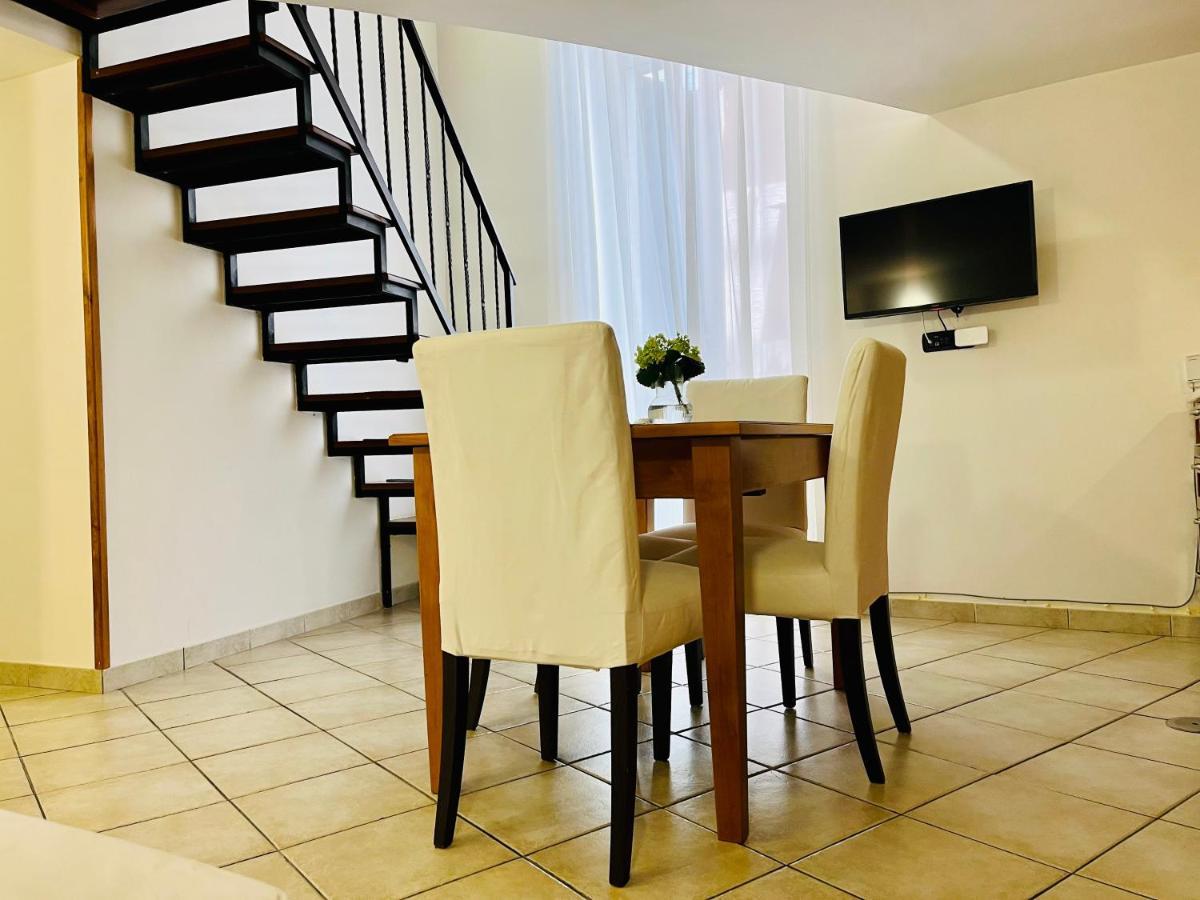 Gesu Nuovo Apartment Napoli Bagian luar foto