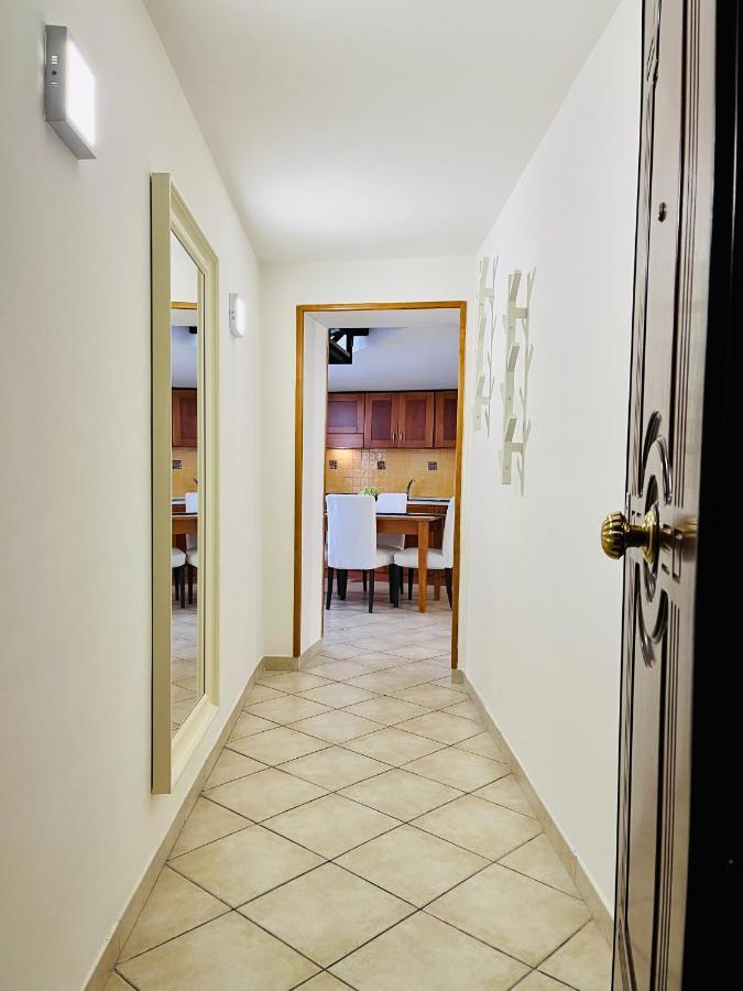 Gesu Nuovo Apartment Napoli Bagian luar foto