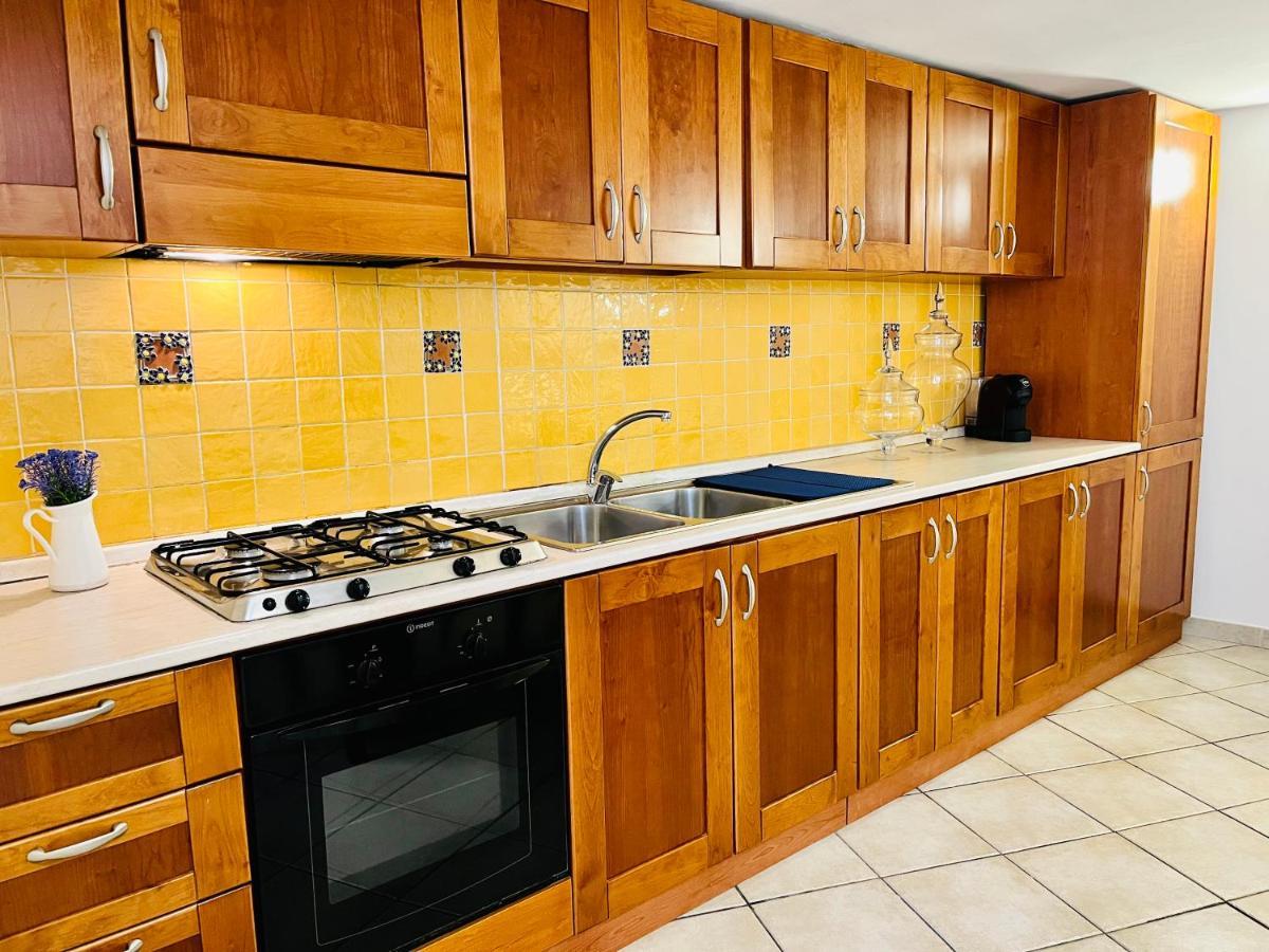 Gesu Nuovo Apartment Napoli Bagian luar foto
